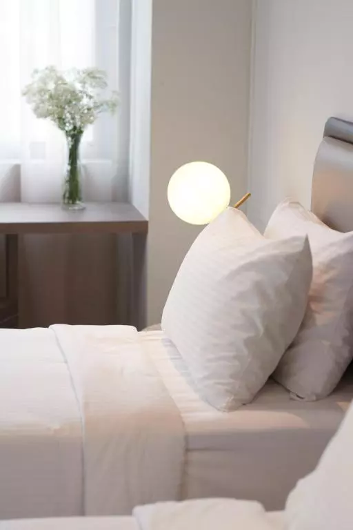 جی بای دورست